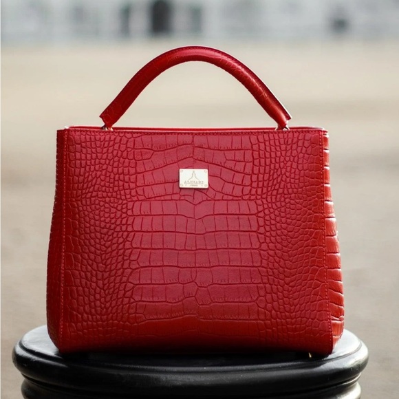 Alinari Firenze Handbags - 🏷️ $340- Navona Croco
Red Crocodile Pattern Handbag NWT